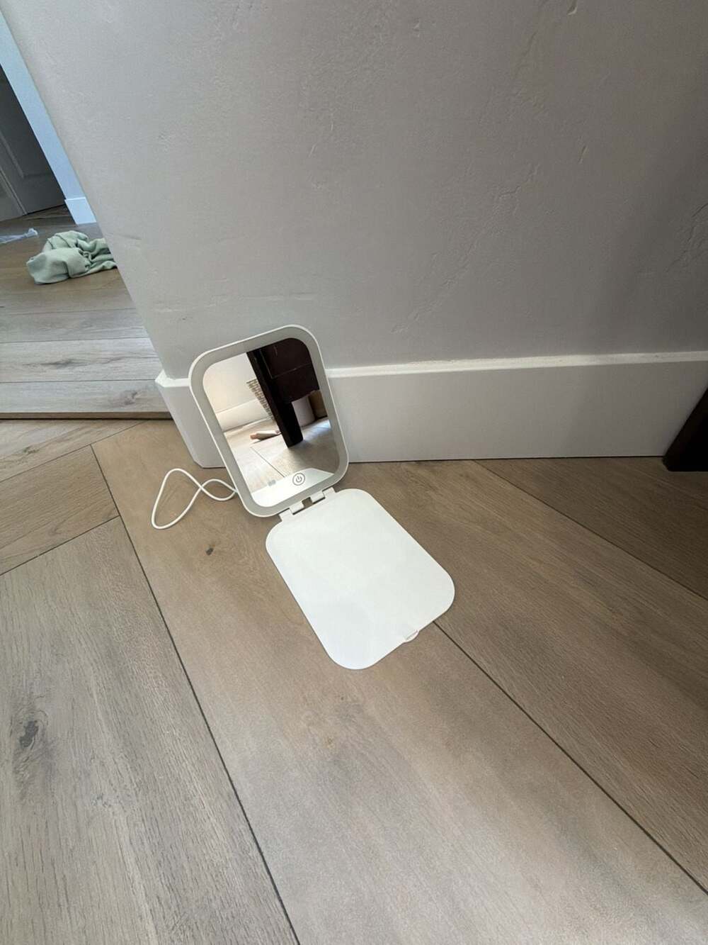 Impressions Vanity Linea TouchPad Mini‎ LED Makeup Mirror
